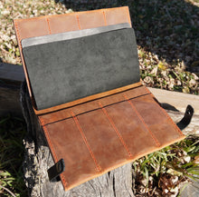 Lade das Bild in den Galerie-Viewer, Leather Folio Knife Storage