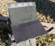 Lade das Bild in den Galerie-Viewer, Leather Folio Knife Storage