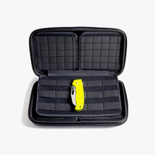 Lade das Bild in den Galerie-Viewer, Flytanium x Vault Storage Case - Dead Fly Society (large)