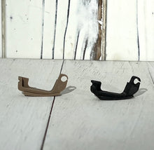 Carica l'immagine nel visualizzatore di Gallery, Benchmade Shootout Glass Breaker Delete (GBD)