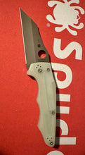 Carica l&#39;immagine nel visualizzatore di Gallery, Spyderco Yojumbo Jade G10 Satin Blade BHQ Exclusive
